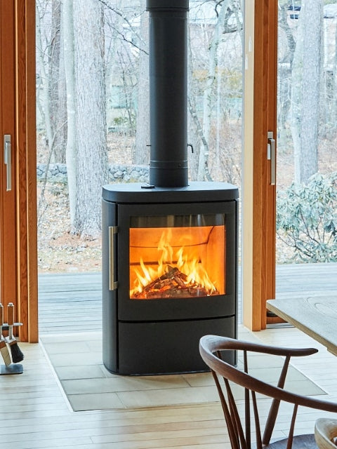 WOOD STOVE<span>薪ストーブ</span>